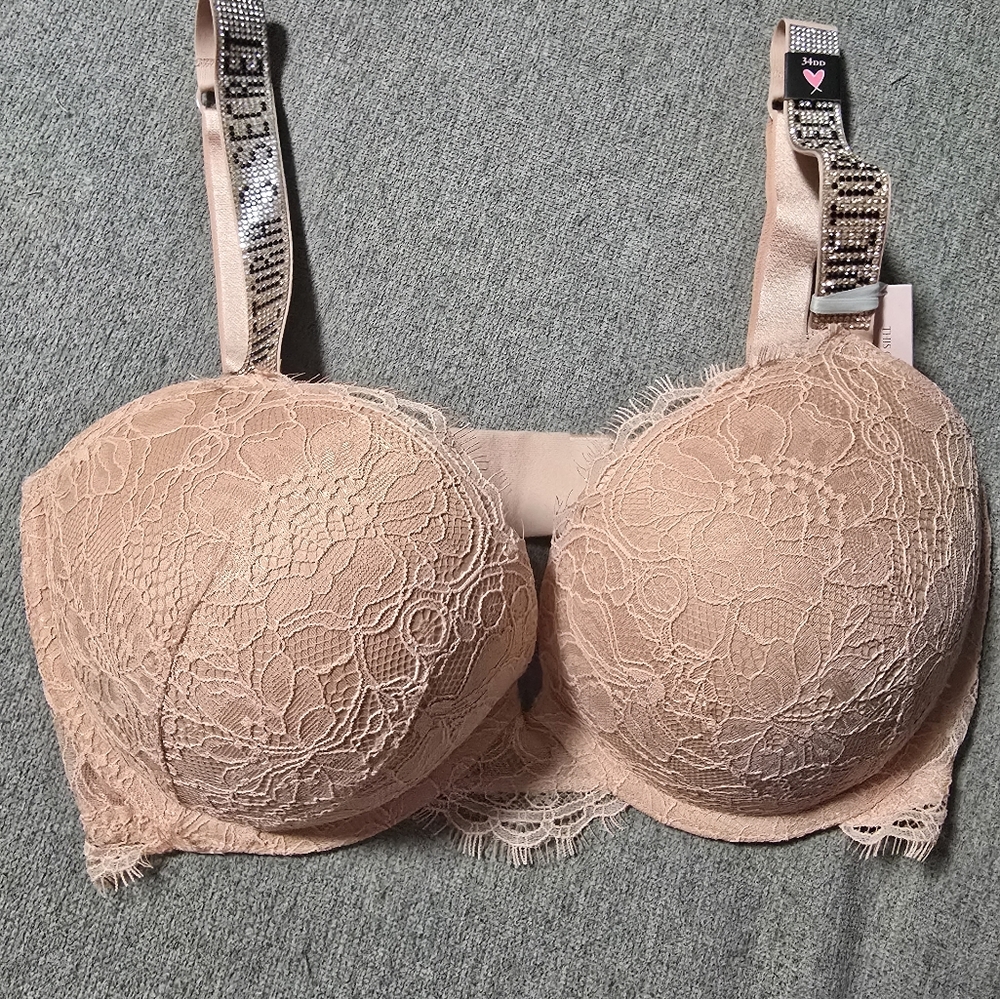 New Victoria Secret Elegant Lace Beige Bra